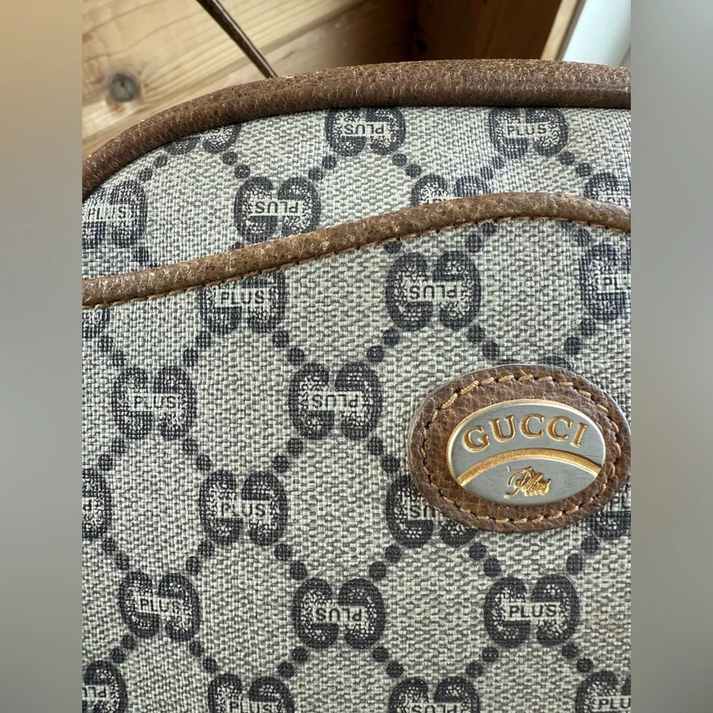 Gucci VINTAGE Plus Beige GG Crossbody Shoulder Bag - Picture 3 of 11